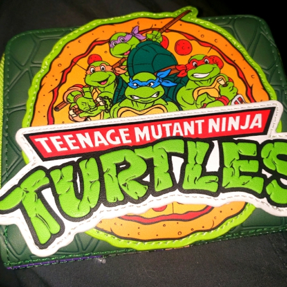 LOUNGEFLY X NICKELODEON TEENAGE MUTANT NINJA TURTLES ZIP AROUND WALLET NWT